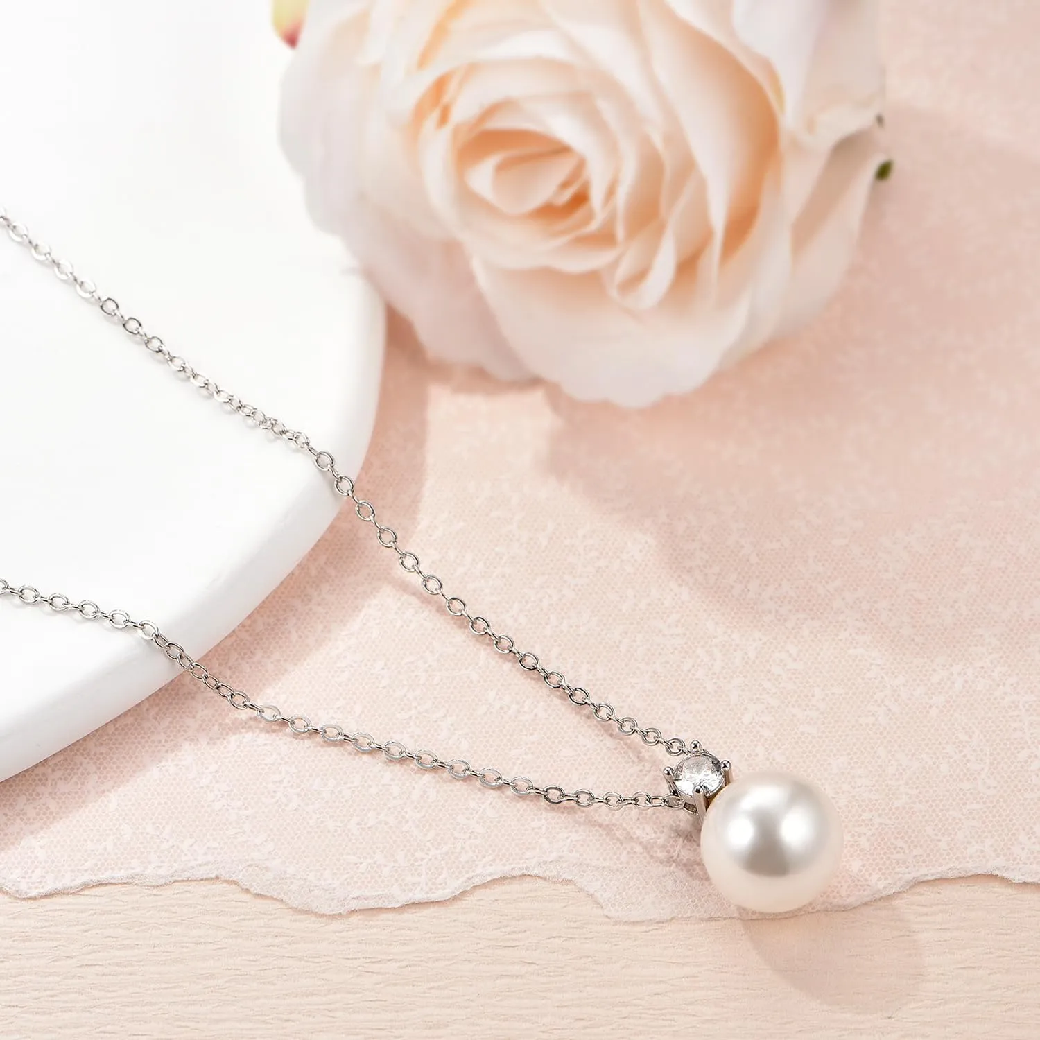 14K Gold Plated Crystal Pendant Necklace Cubic Zirconia Pendant Necklaces for Women Elegant Pearl Pendant Choker Necklaces
