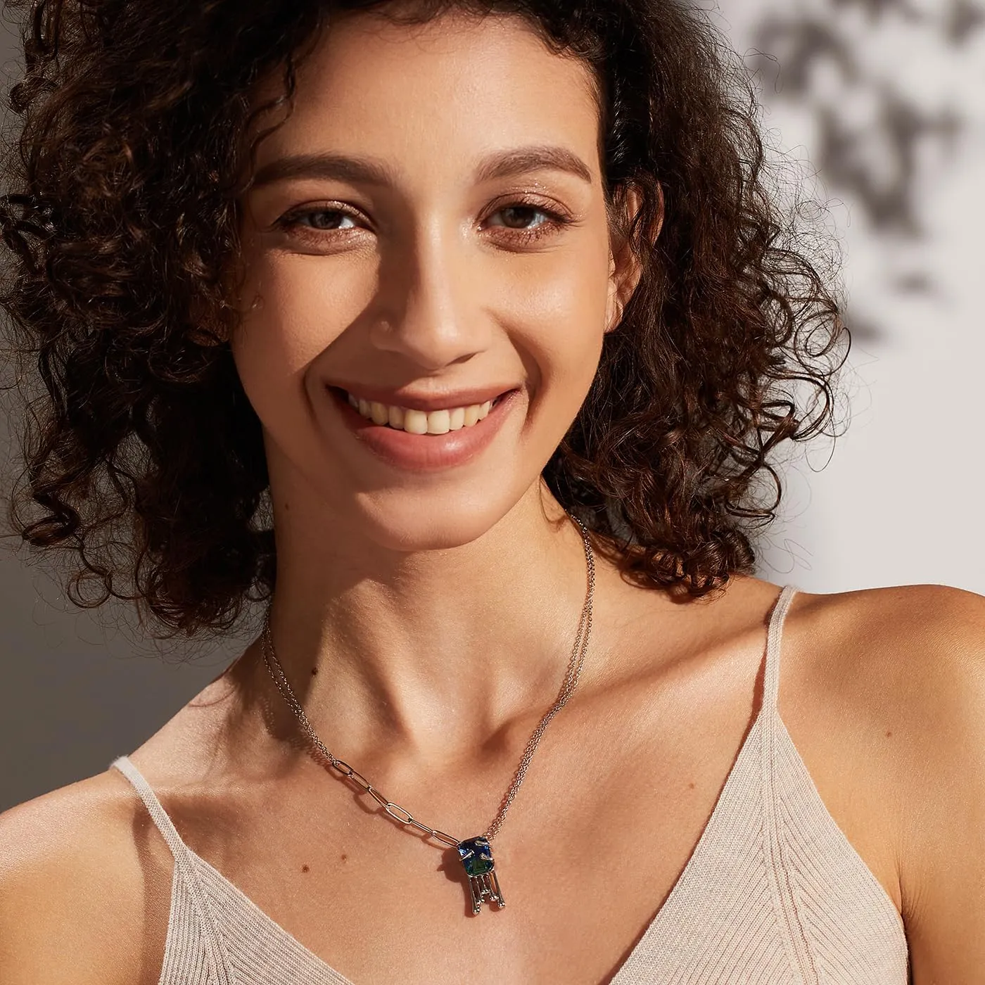 14K Gold Plated Crystal Pendant Necklace Cubic Zirconia Pendant Necklaces for Women Elegant Pearl Pendant Choker Necklaces