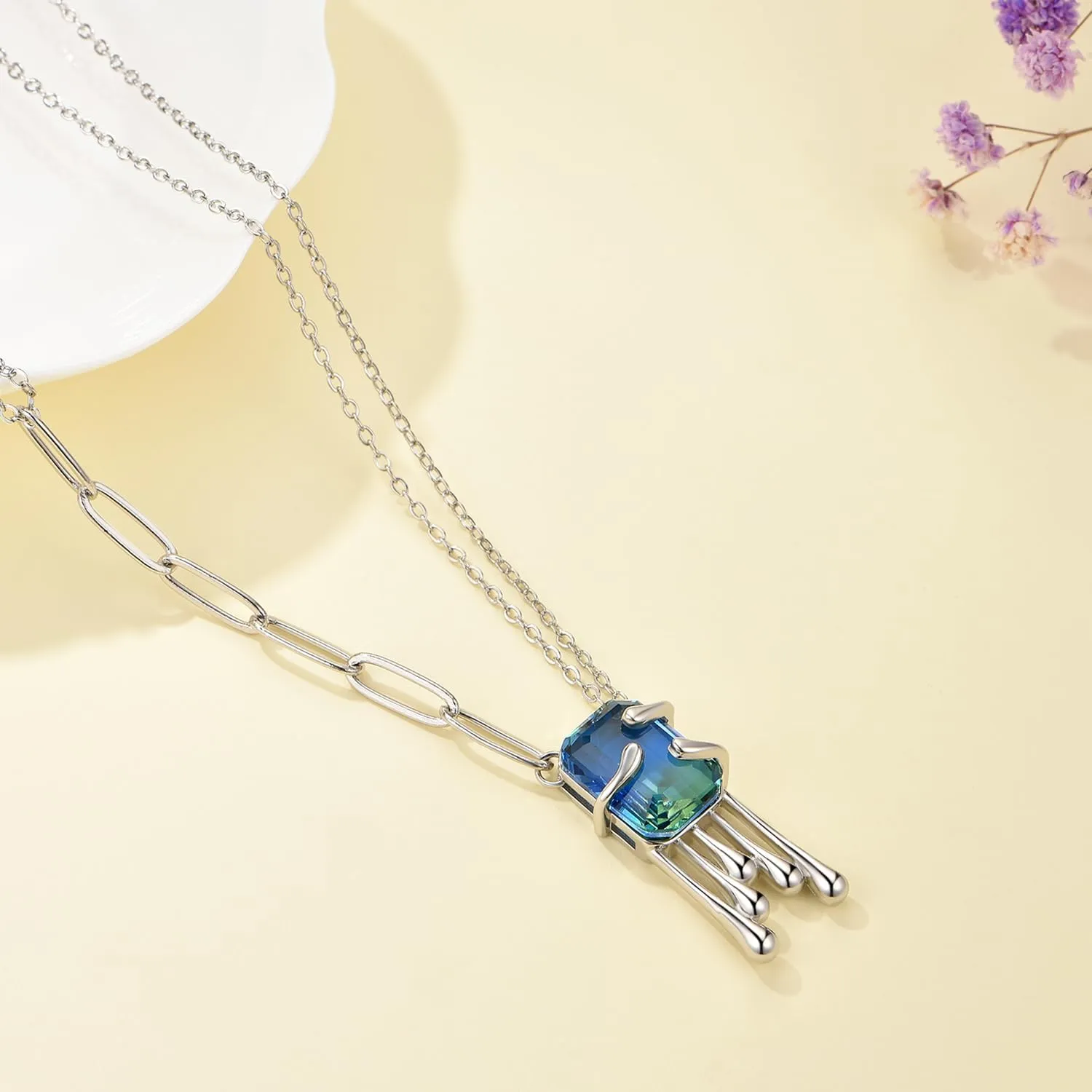14K Gold Plated Crystal Pendant Necklace Cubic Zirconia Pendant Necklaces for Women Elegant Pearl Pendant Choker Necklaces