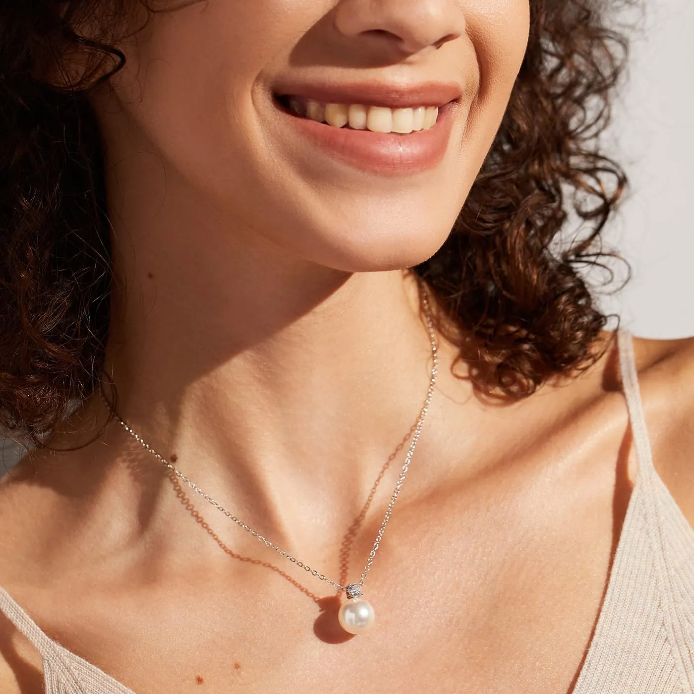 14K Gold Plated Crystal Pendant Necklace Cubic Zirconia Pendant Necklaces for Women Elegant Pearl Pendant Choker Necklaces