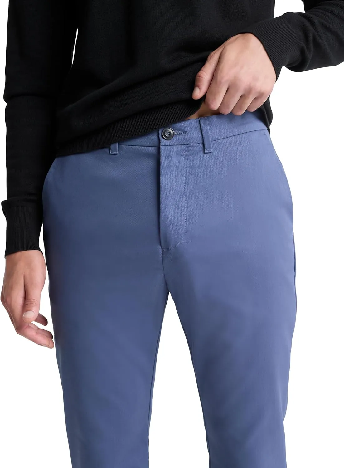 Calvin Klein Men's Modern Stretch Wrinkle Resistant Chino Pants in Slim Fit