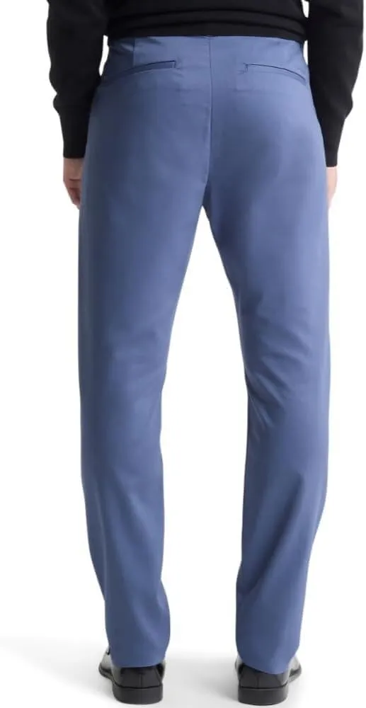Calvin Klein Men's Modern Stretch Wrinkle Resistant Chino Pants in Slim Fit
