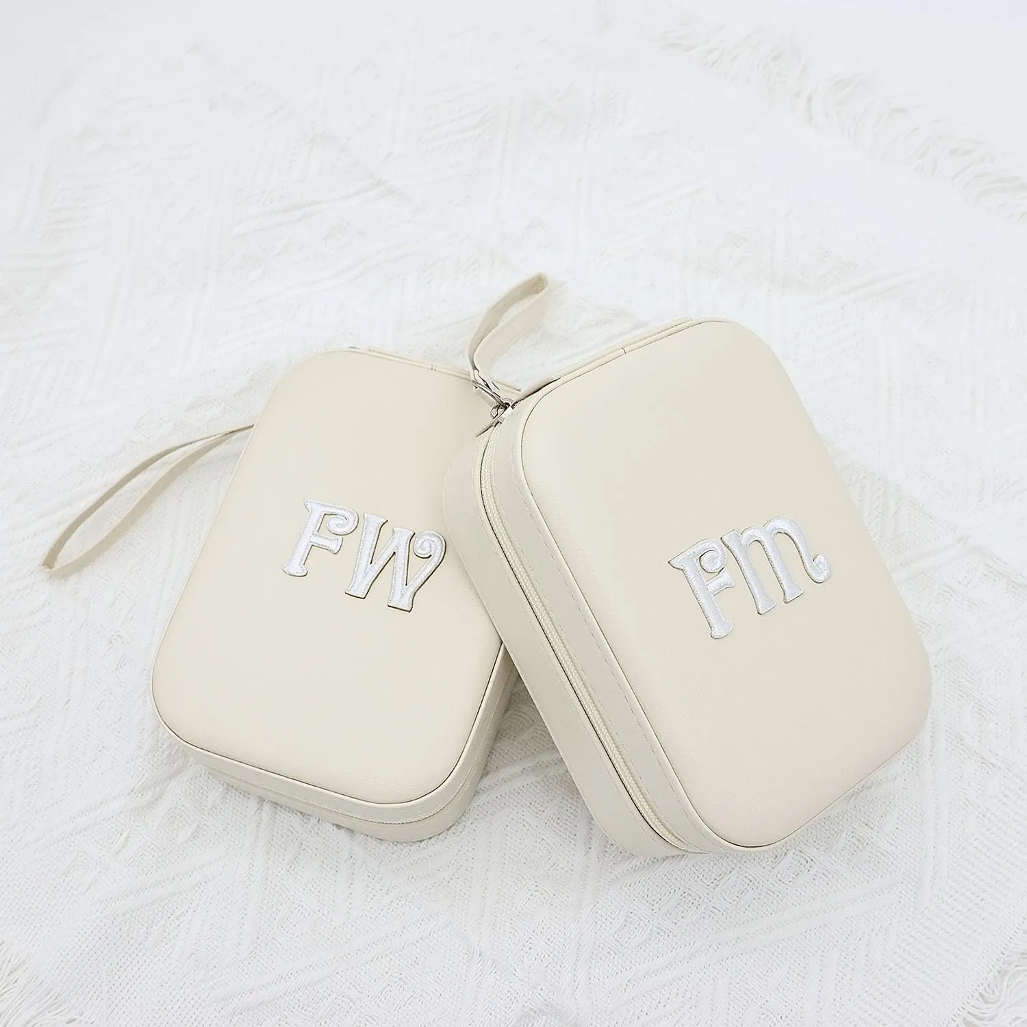 Cuifdem-Jewelry Travel Case with Hand Strap and Monogram, Small Jewelry Box Leather with Mirror, Jewelry Boxes for Women Girls, Jewelry Organizer Travel Gifts (elegant ivory, FW)