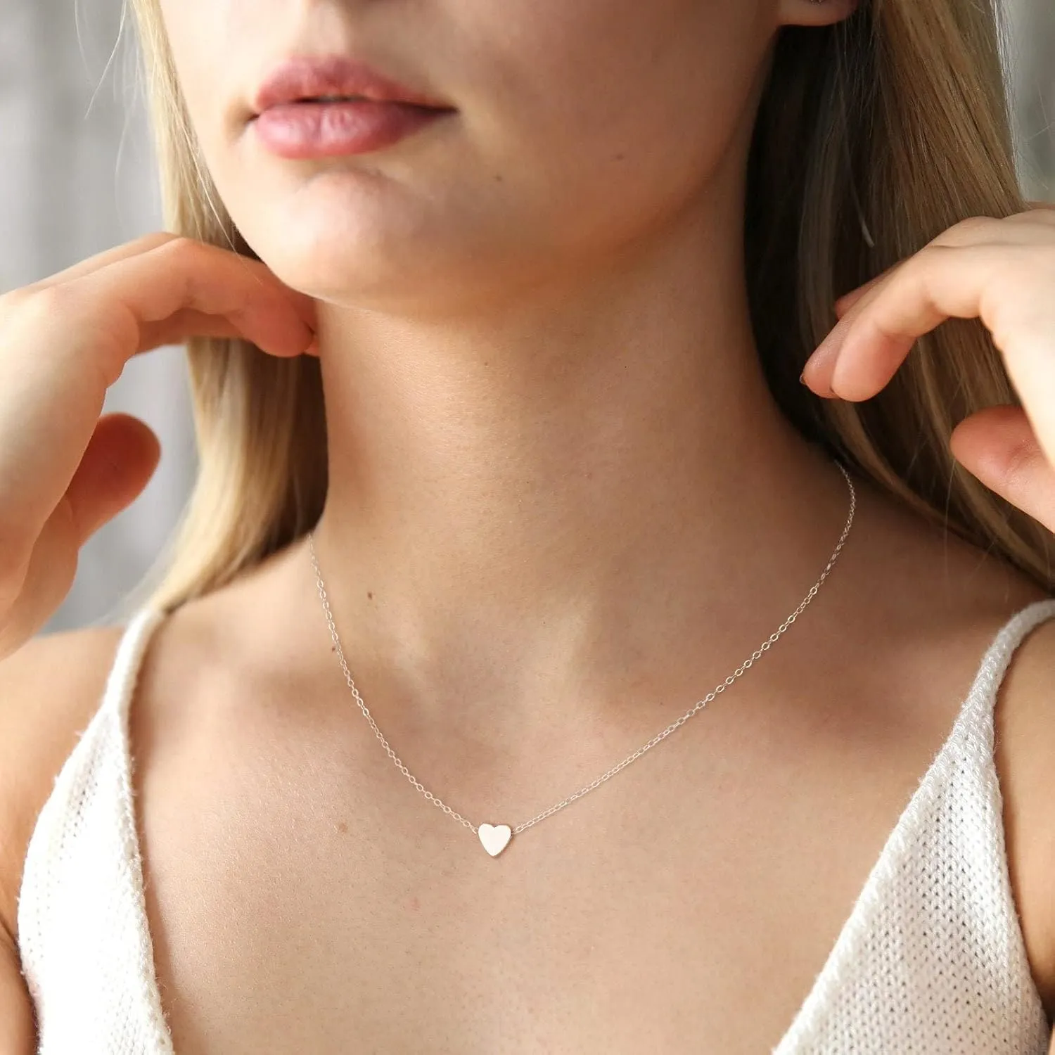 Foxgirl Gold Heart Necklaces for Women 14k Gold Plated Pendant Necklace Simple Cute Necklaces for Women Dainty Layered Choker Necklaces for Women Gold Jewelry for Teen Girls