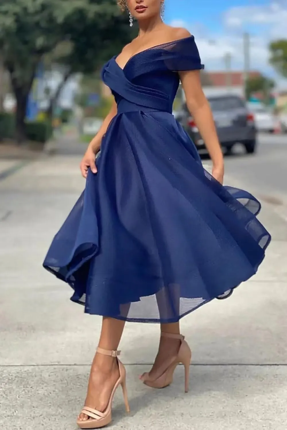 Vintage Off Shoulder A-Line Tulle Prom Dress for Women Strapless Sleeveless Formal Evening Gowns with Pockets